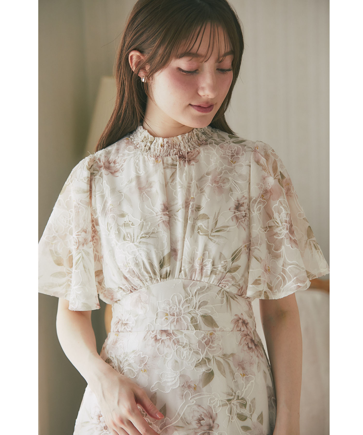 フラワープリント×フラワー刺繍フレアスリーブワンピース